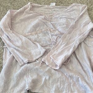 🟢10/$10 - Motherhood Soft Pink Eyelet Top